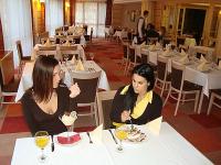Esküvő helyszin a Dráva Hotelben Harkányban romantikus környezetben
